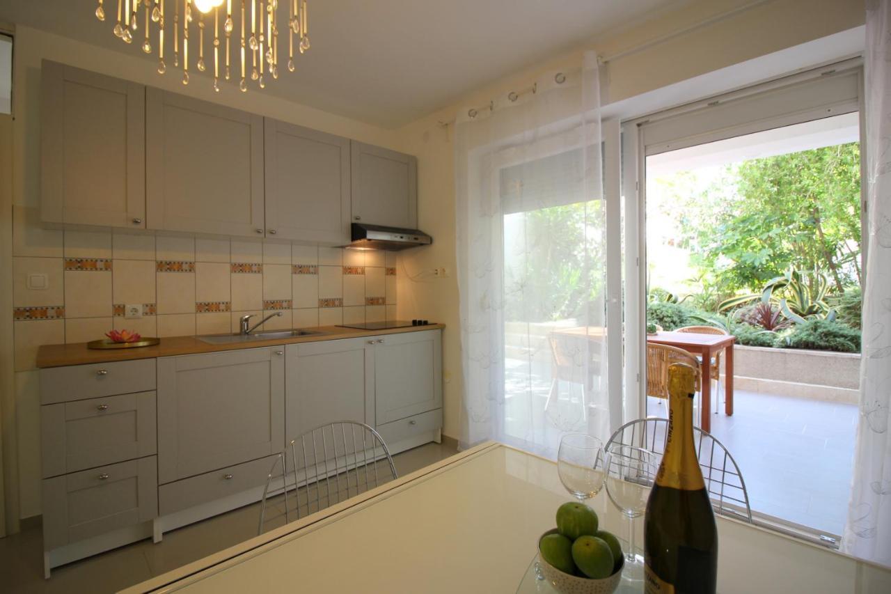 Modern Apartment Zen With Private Garden ポレッチ エクステリア 写真