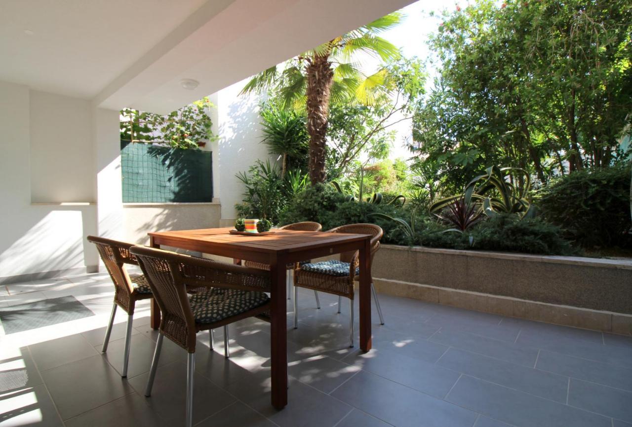 Modern Apartment Zen With Private Garden ポレッチ エクステリア 写真