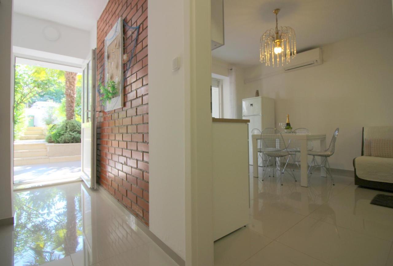 Modern Apartment Zen With Private Garden ポレッチ エクステリア 写真