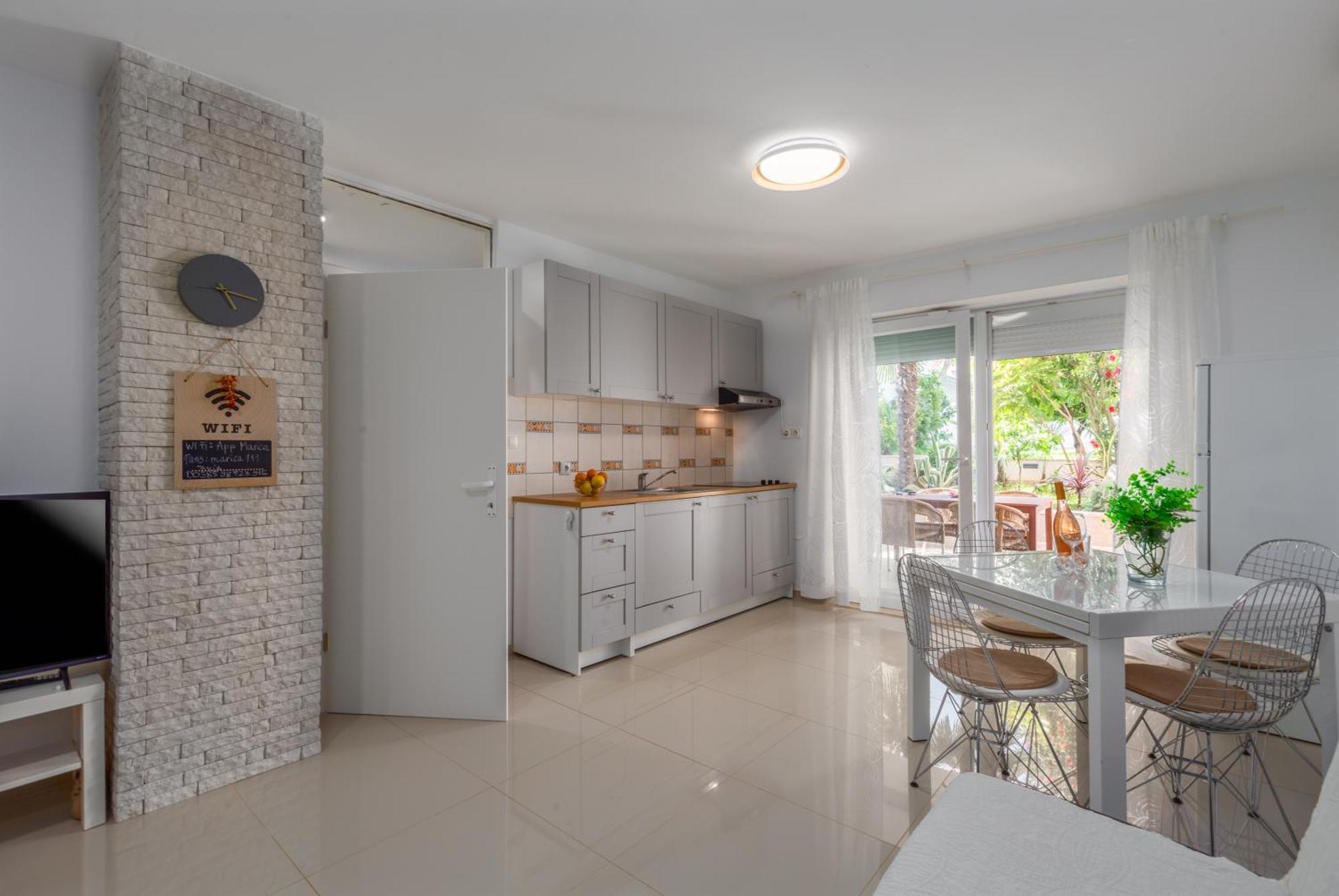 Modern Apartment Zen With Private Garden ポレッチ エクステリア 写真