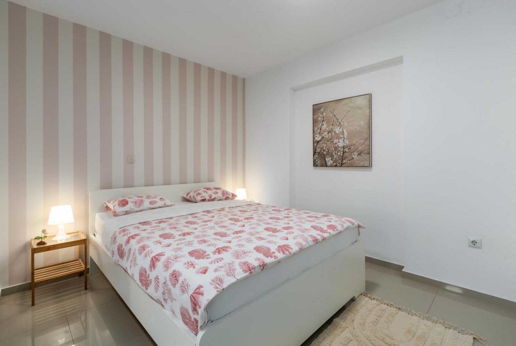 Modern Apartment Zen With Private Garden ポレッチ エクステリア 写真