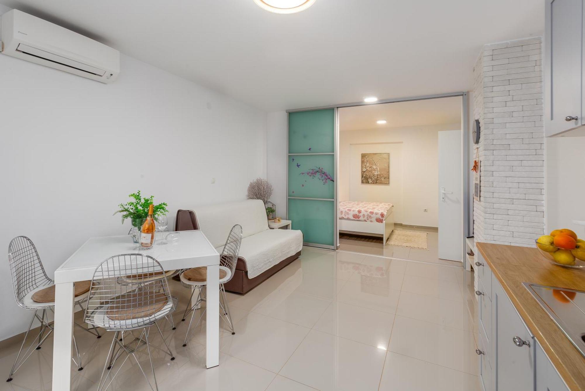 Modern Apartment Zen With Private Garden ポレッチ エクステリア 写真