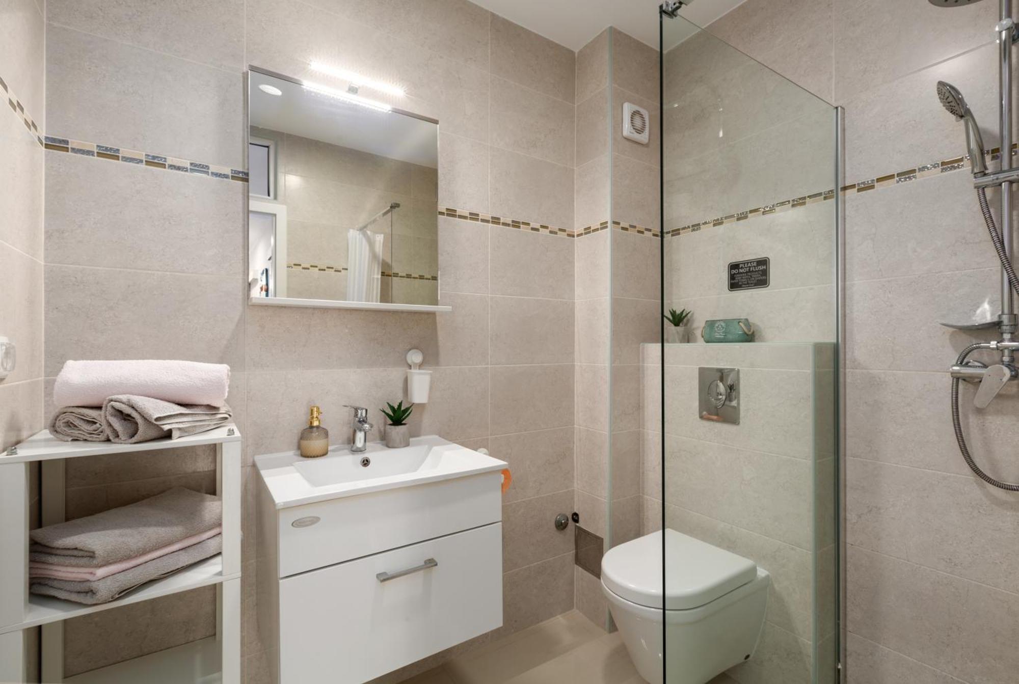Modern Apartment Zen With Private Garden ポレッチ エクステリア 写真